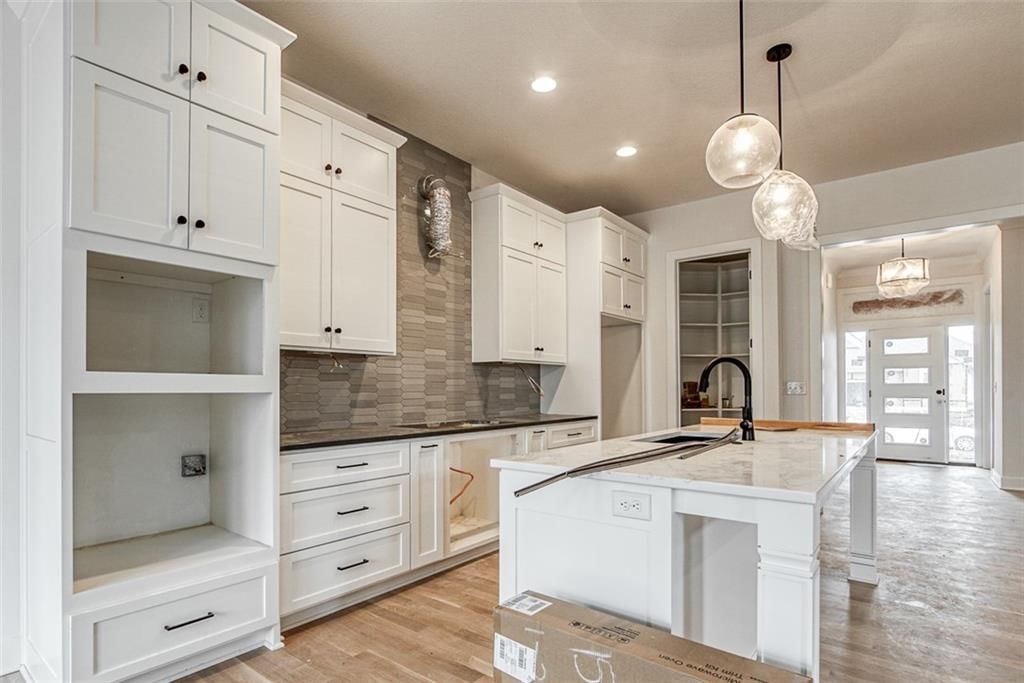 13825 Westgate Street, Overland Park, KS