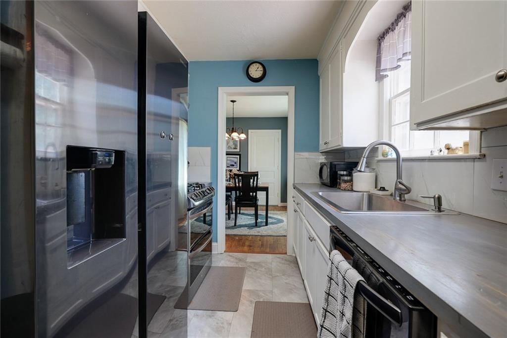 Photo 12 of 29 - 1421 W 28th Terrace