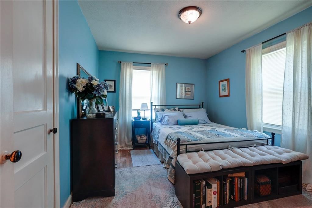 Photo 16 of 29 - 1421 W 28th Terrace