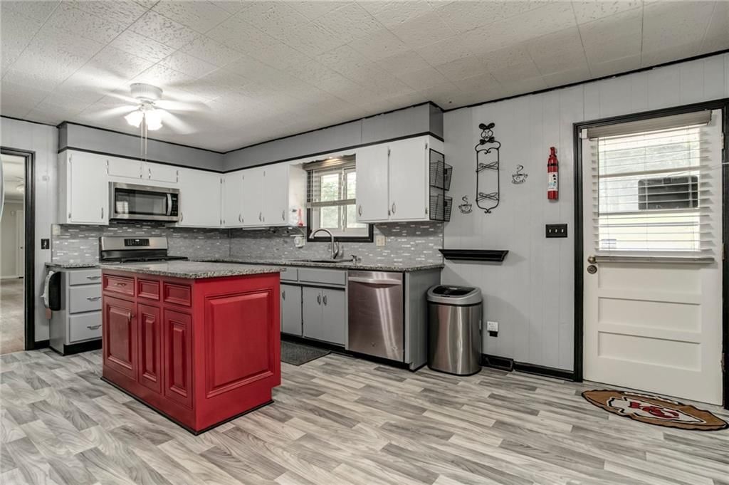 Photo 7 of 27 - 815 N 63rd Street