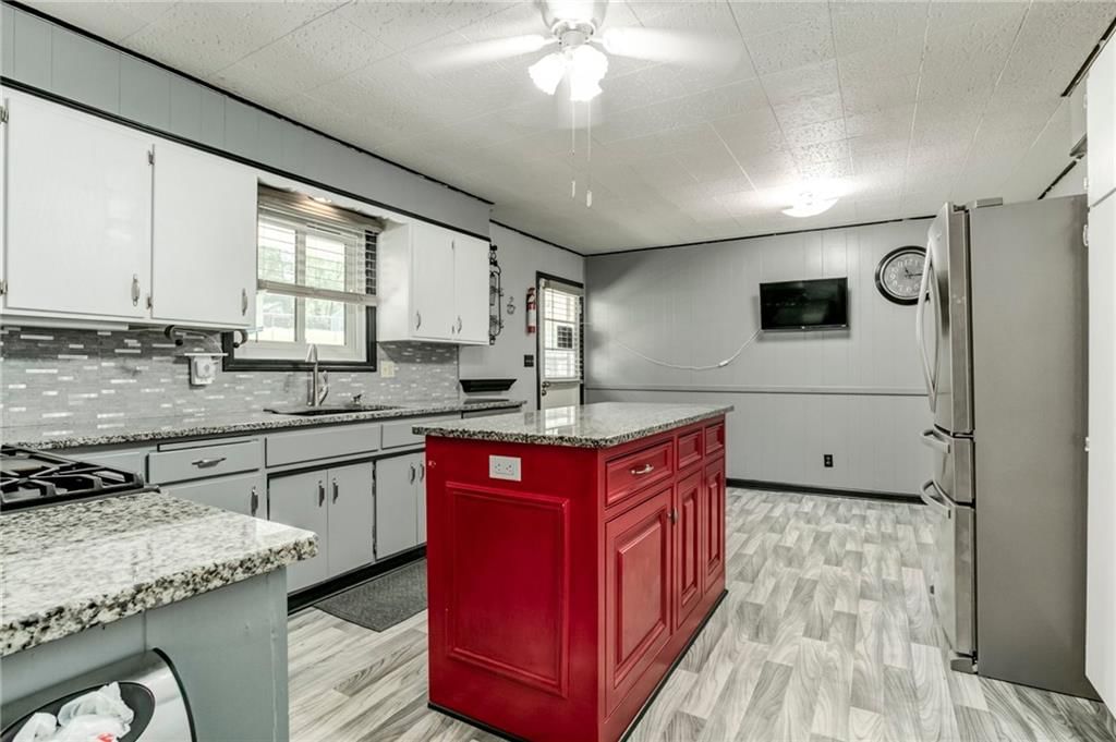 Photo 8 of 27 - 815 N 63rd Street