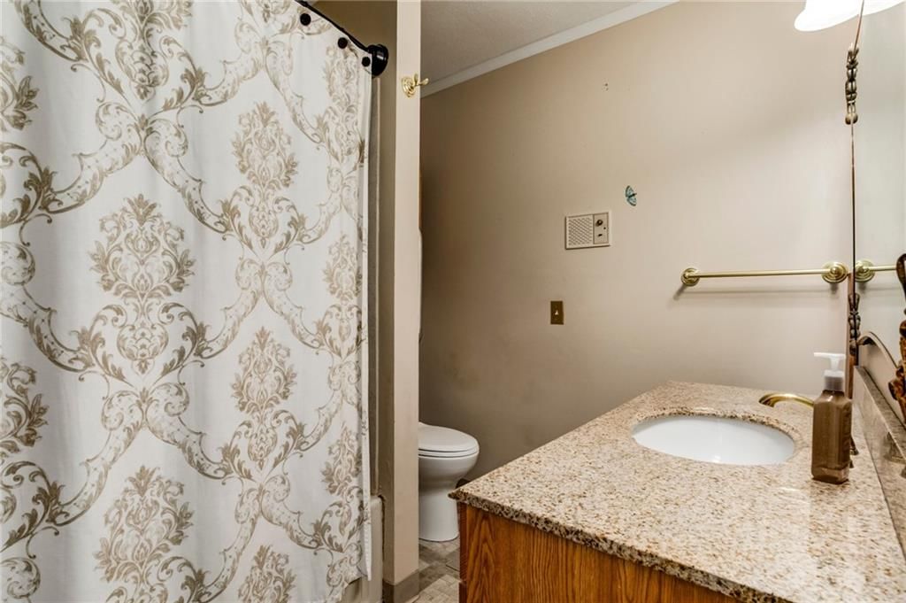 Photo 16 of 27 - 815 N 63rd Street