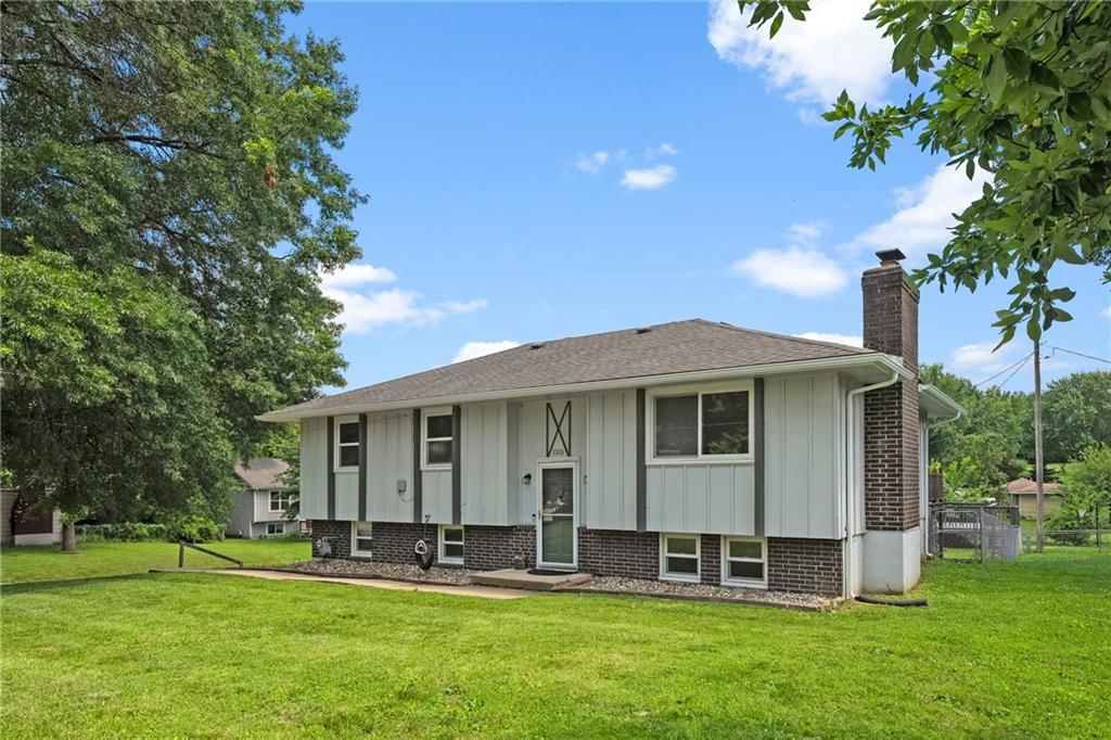 Photo 2 of 27 - 1301 Quincy Street