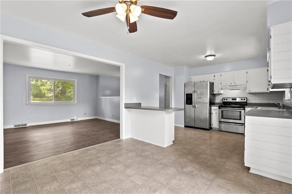 Photo 9 of 27 - 1301 Quincy Street