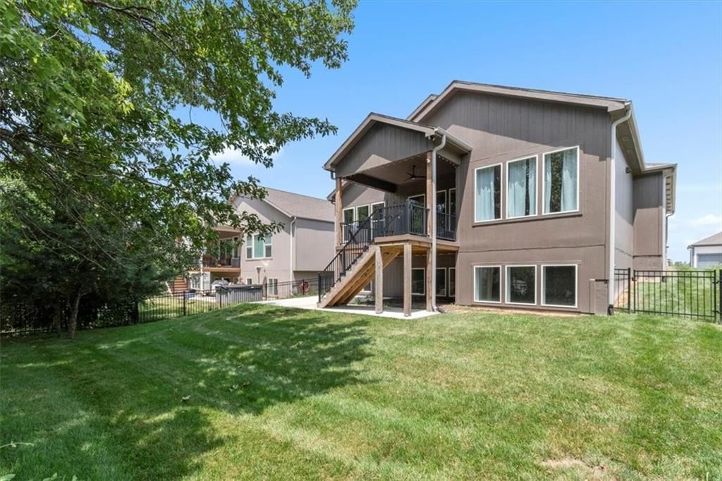 1161 SW Whitby Drive — photo 32