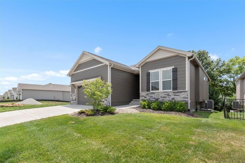 1161 SW Whitby Drive — photo 36