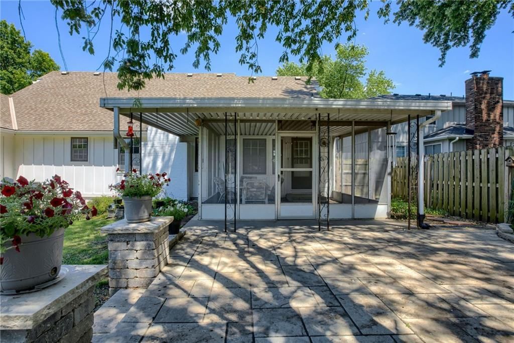 Photo 5 of 37 - 7414 Halsey Street