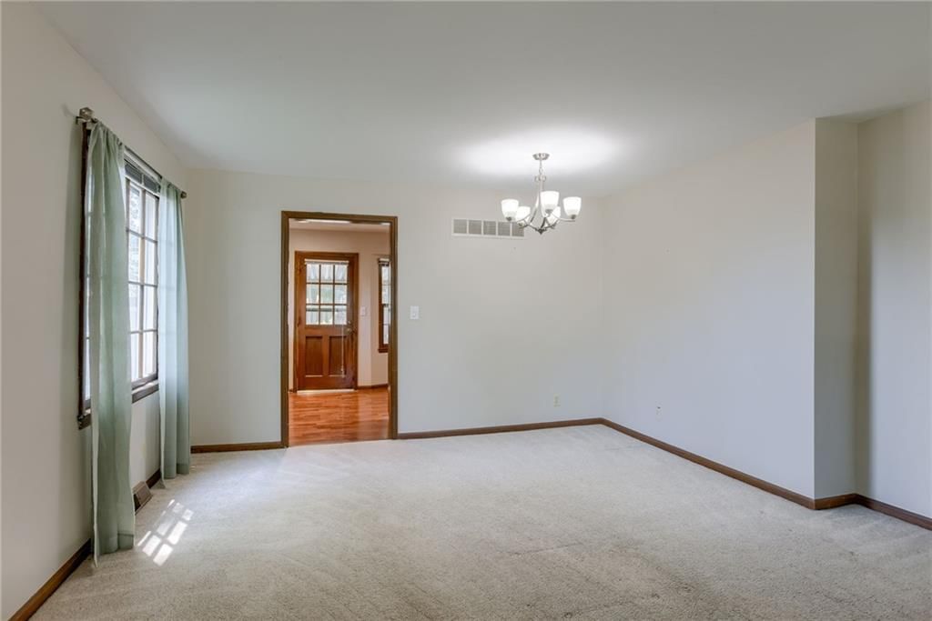 Photo 9 of 37 - 7414 Halsey Street