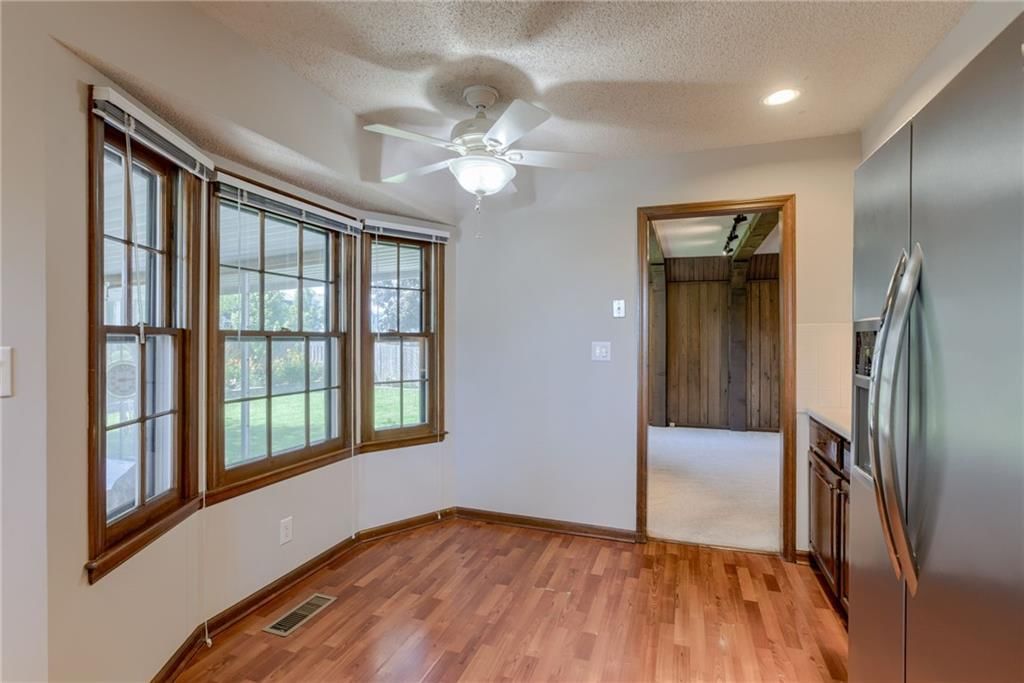 Photo 12 of 37 - 7414 Halsey Street