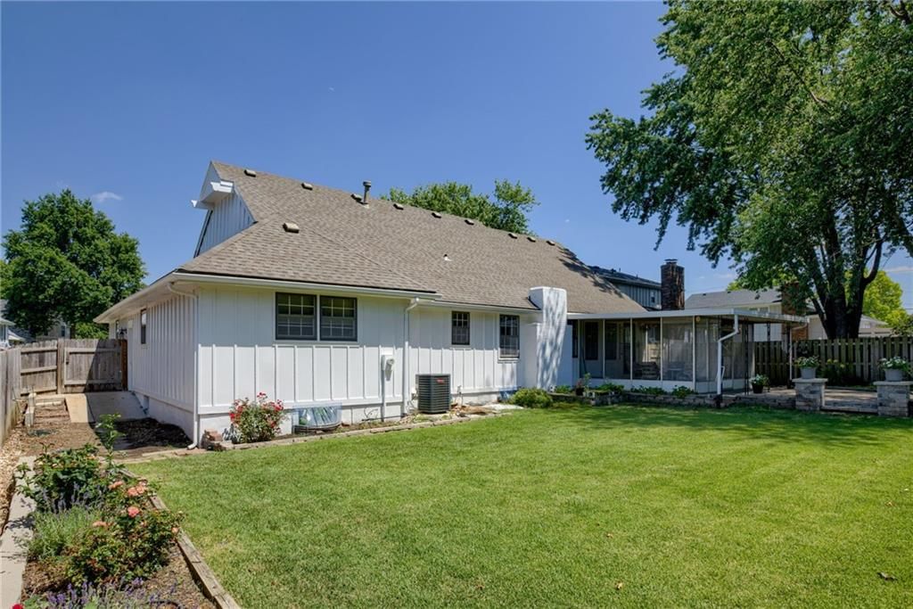 Photo 34 of 37 - 7414 Halsey Street