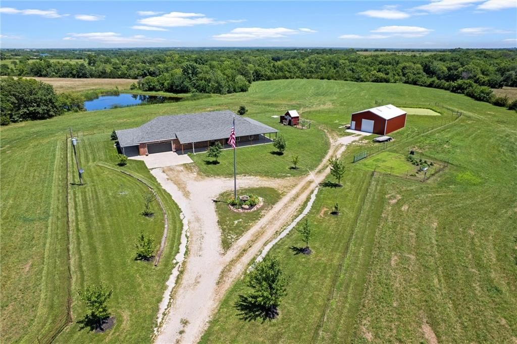 10438 K-92 Highway, McLouth, KS