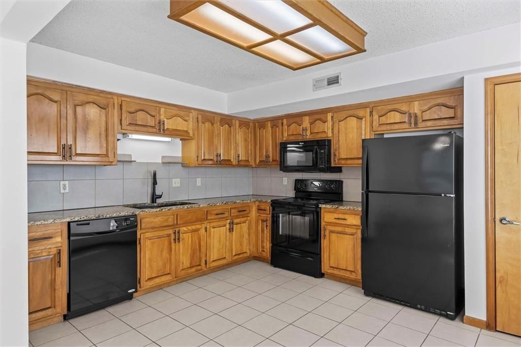 1418 Brighton Circle — photo 12