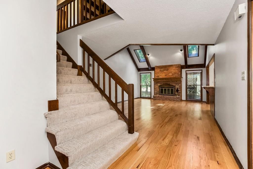 Photo 3 of 39 - 15405 W 90th Street
