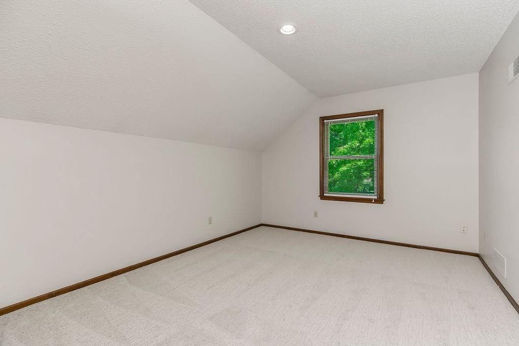 Photo 25 of 39 - 15405 W 90th Street