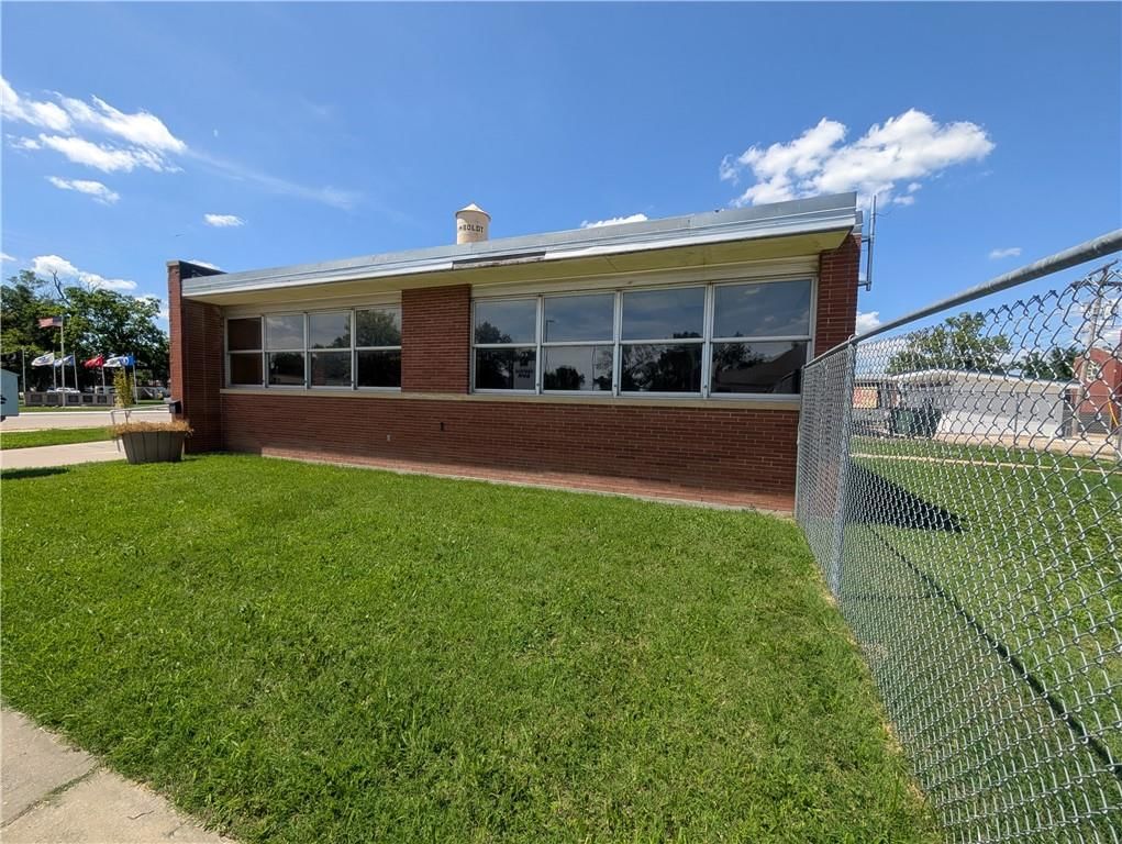 910 New York Street, Humboldt, KS