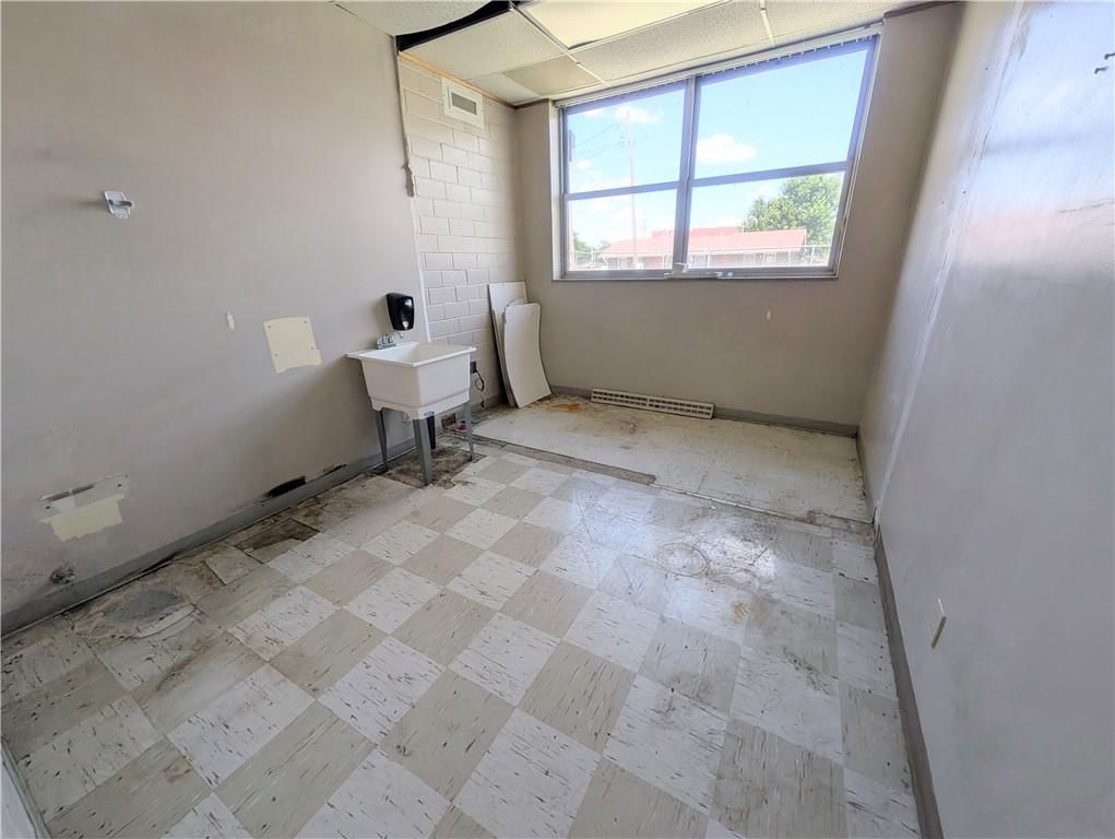 910 New York Street — photo 13