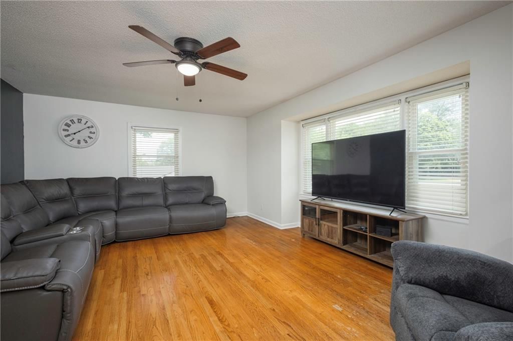 1219 DELAWARE N/A — photo 2