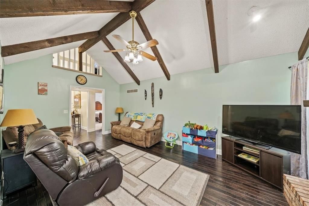 Photo 6 of 27 - 16304 W 126 Street