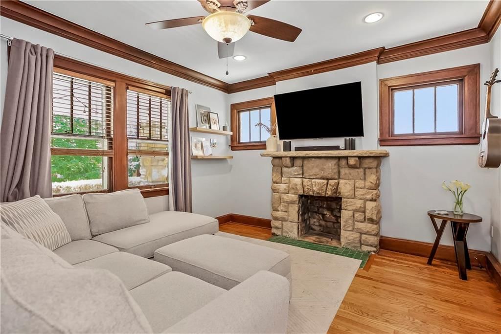 Photo 6 of 28 - 4234 Genessee Street