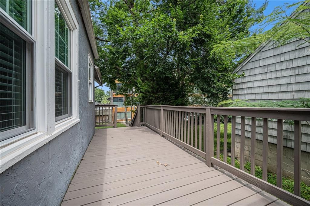 Photo 21 of 28 - 730 E 63rd Terrace