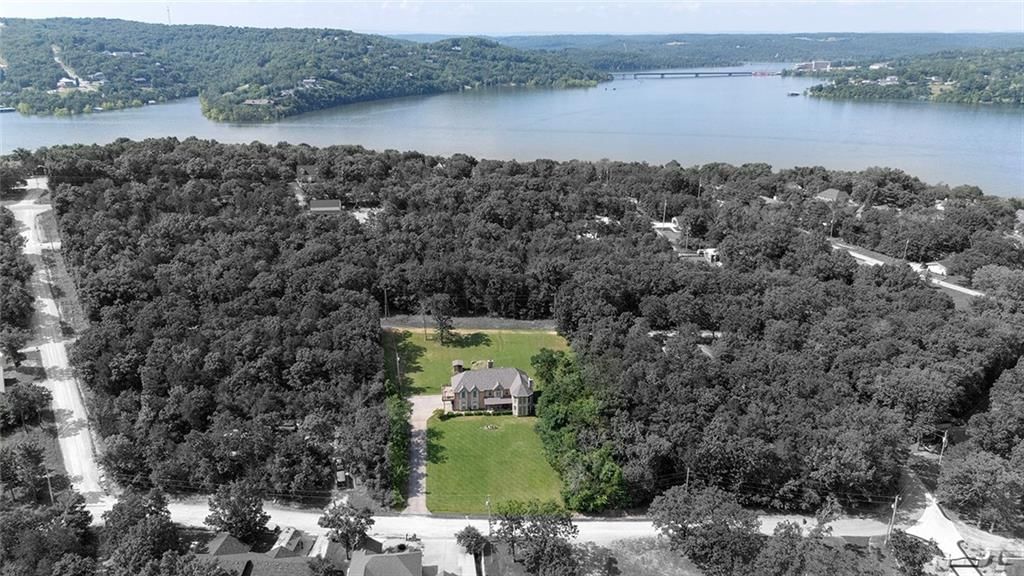 1318 Oakwood Drive — photo 3