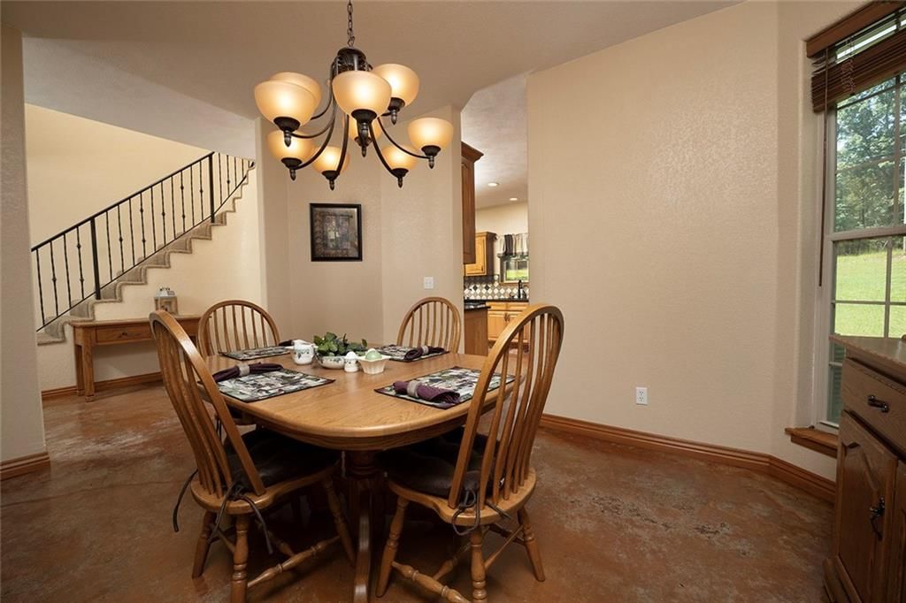 1318 Oakwood Drive — photo 9