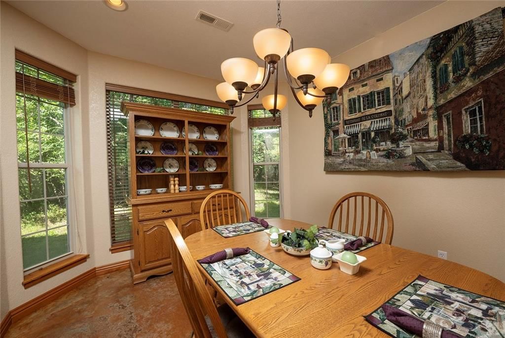 1318 Oakwood Drive — photo 10