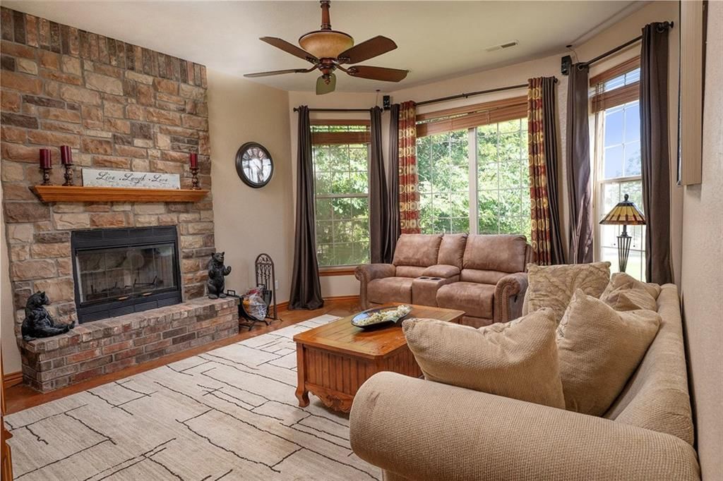 1318 Oakwood Drive — photo 12