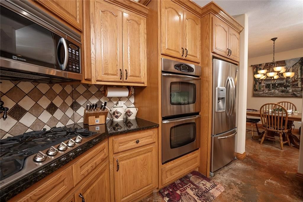 1318 Oakwood Drive — photo 17