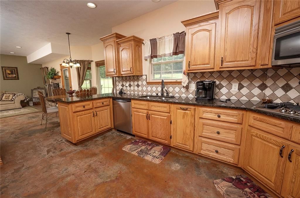 1318 Oakwood Drive — photo 24