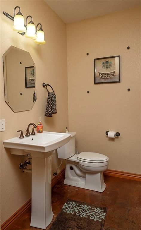 1318 Oakwood Drive — photo 38