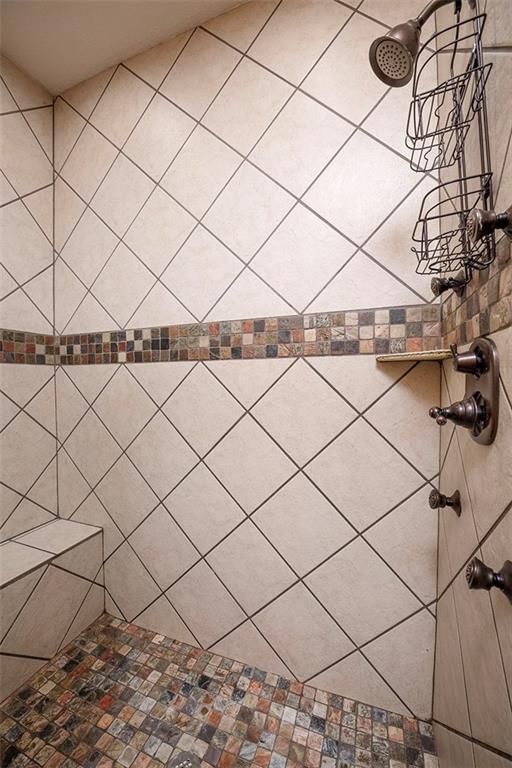 1318 Oakwood Drive — photo 45