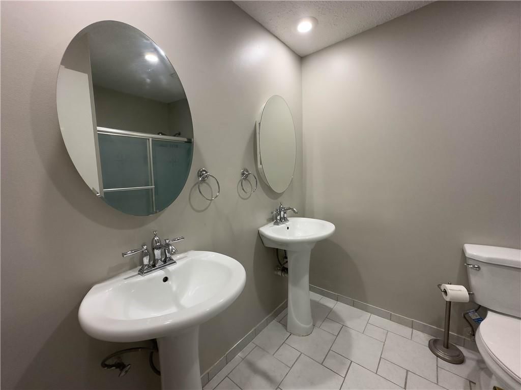 5710 NW Raintree Drive — photo 2