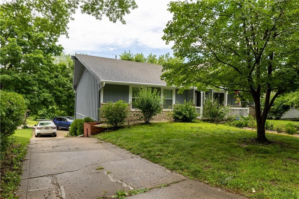 5710 NW Raintree Drive — photo 8