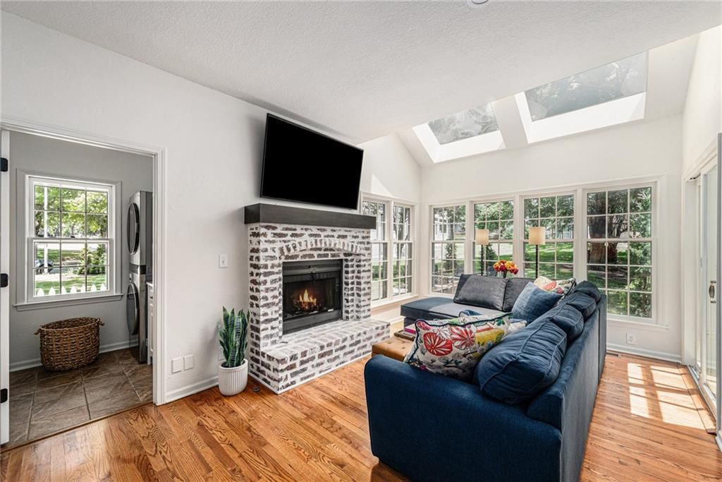 11401 Cedar Street — photo 16