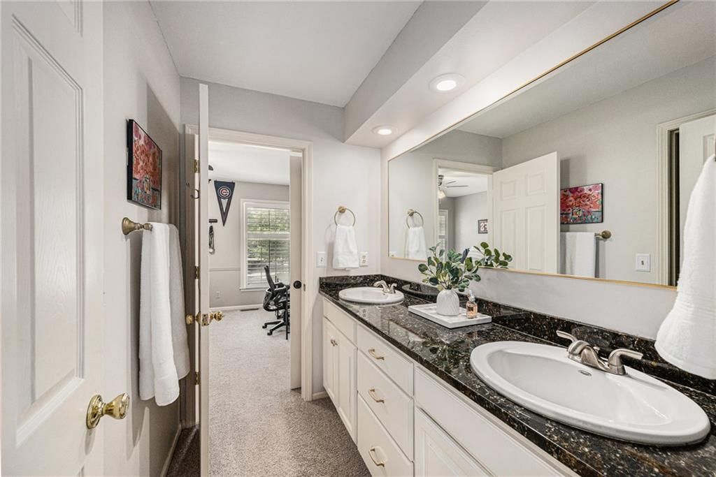 11401 Cedar Street — photo 28