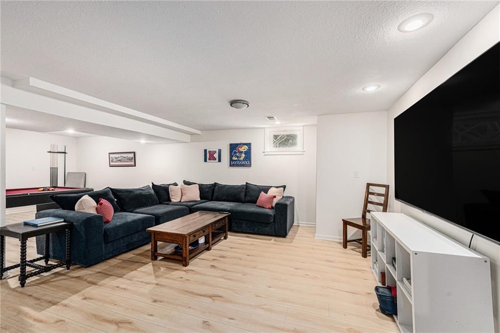 11401 Cedar Street — photo 34