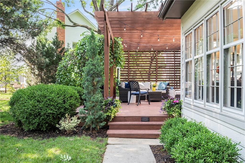 11401 Cedar Street — photo 48