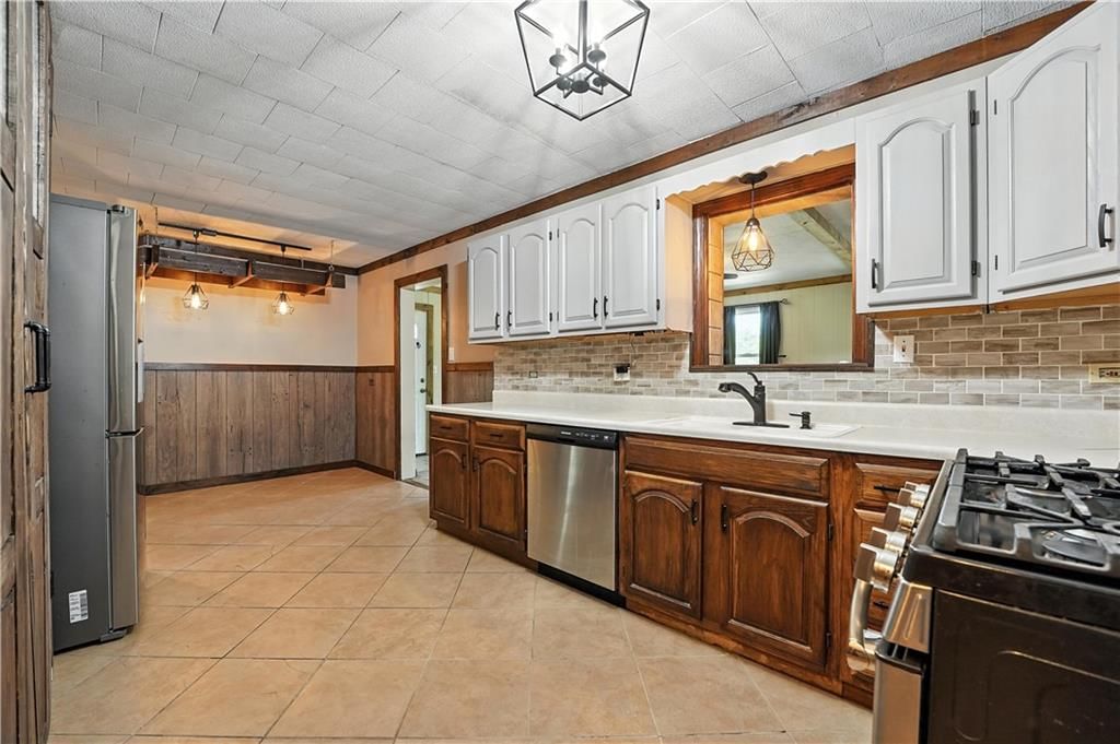 Photo 6 of 28 - 3644 N 87th Street