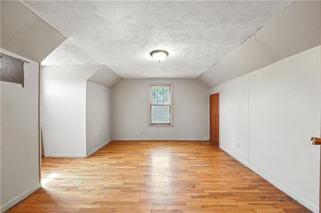 Photo 19 of 28 - 3644 N 87th Street