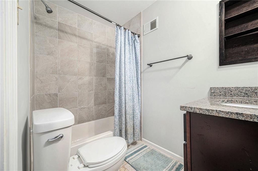Photo 14 of 21 - 7236 Floyd Street