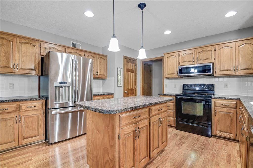 11656 S Parkwood Drive — photo 3