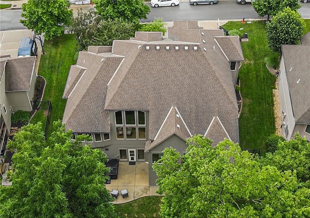 Photo 36 of 39 - 9105 N Evanston Avenue