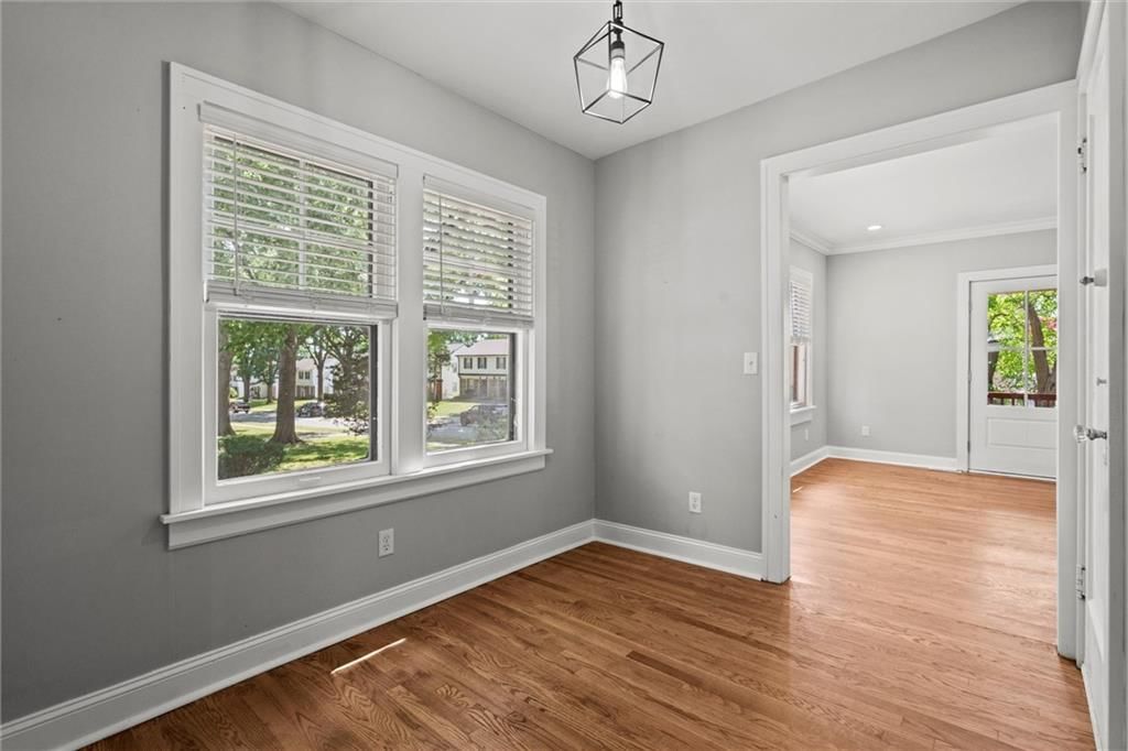 Photo 14 of 37 - 1535 W 75th Street