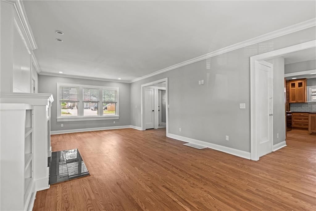 Photo 16 of 37 - 1535 W 75th Street