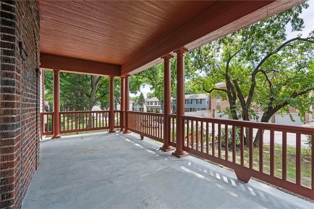Photo 18 of 37 - 1535 W 75th Street