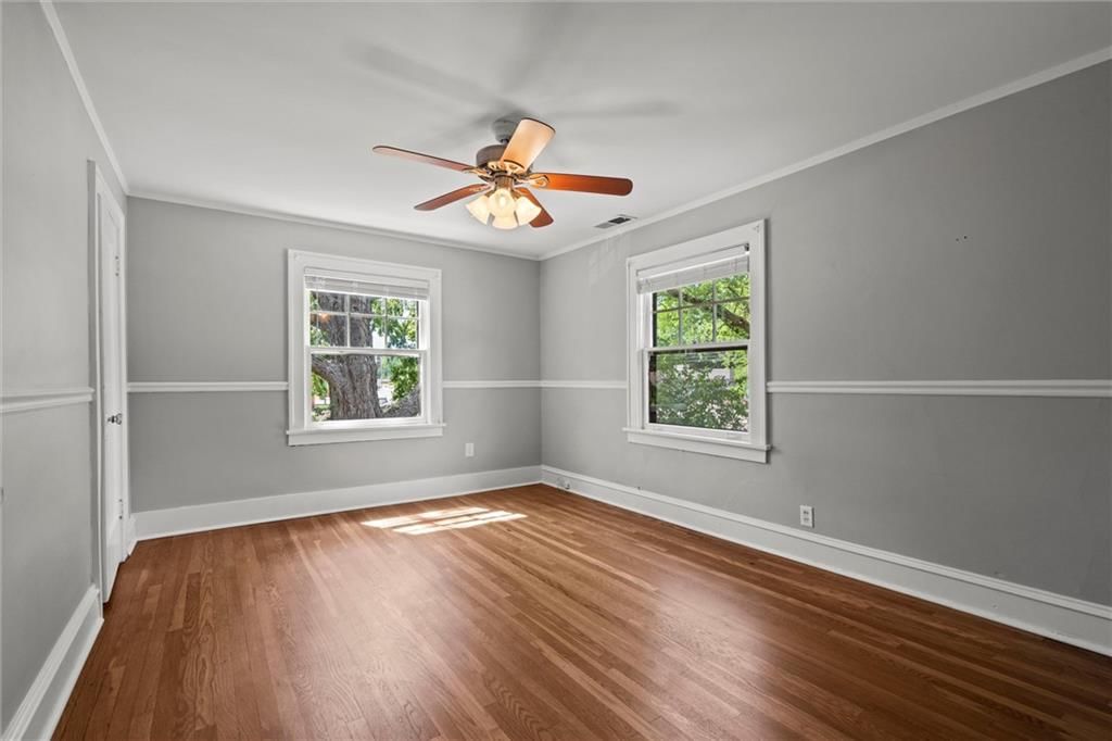 Photo 20 of 37 - 1535 W 75th Street