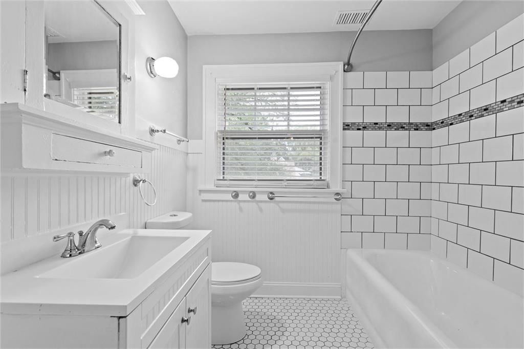 Photo 27 of 37 - 1535 W 75th Street