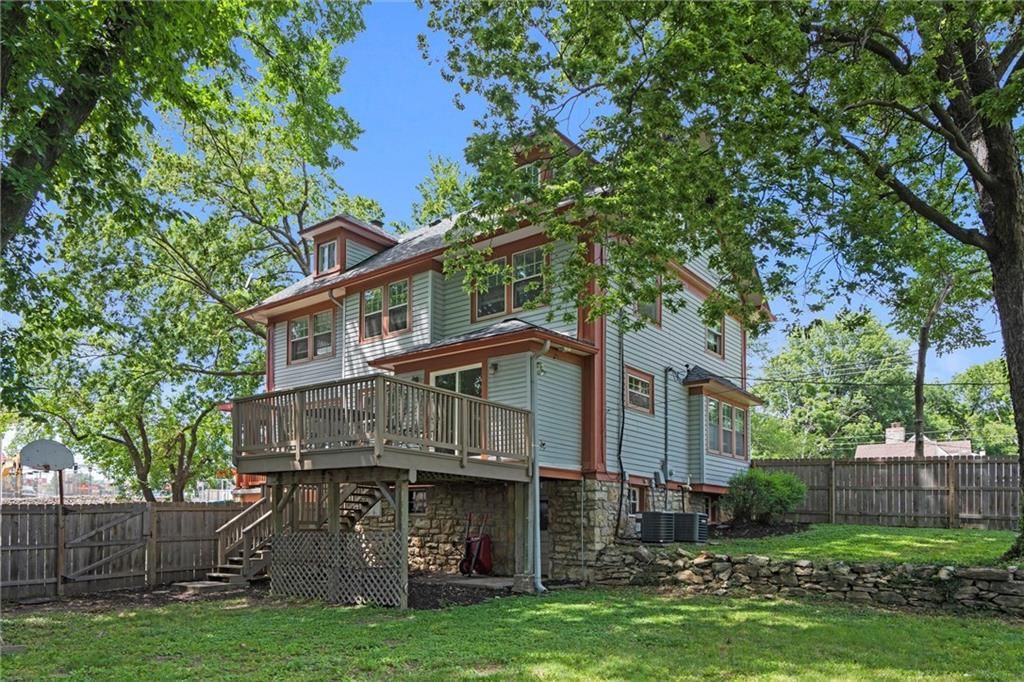 Photo 36 of 37 - 1535 W 75th Street
