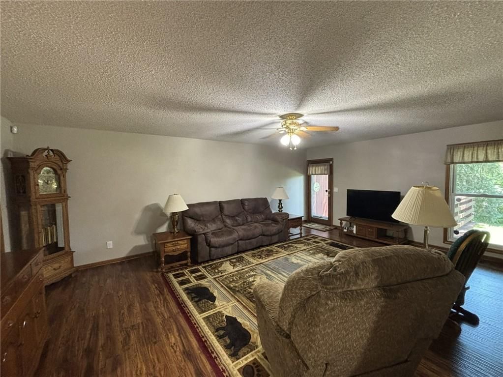 Photo 5 of 47 - 2109 Berkshire Drive